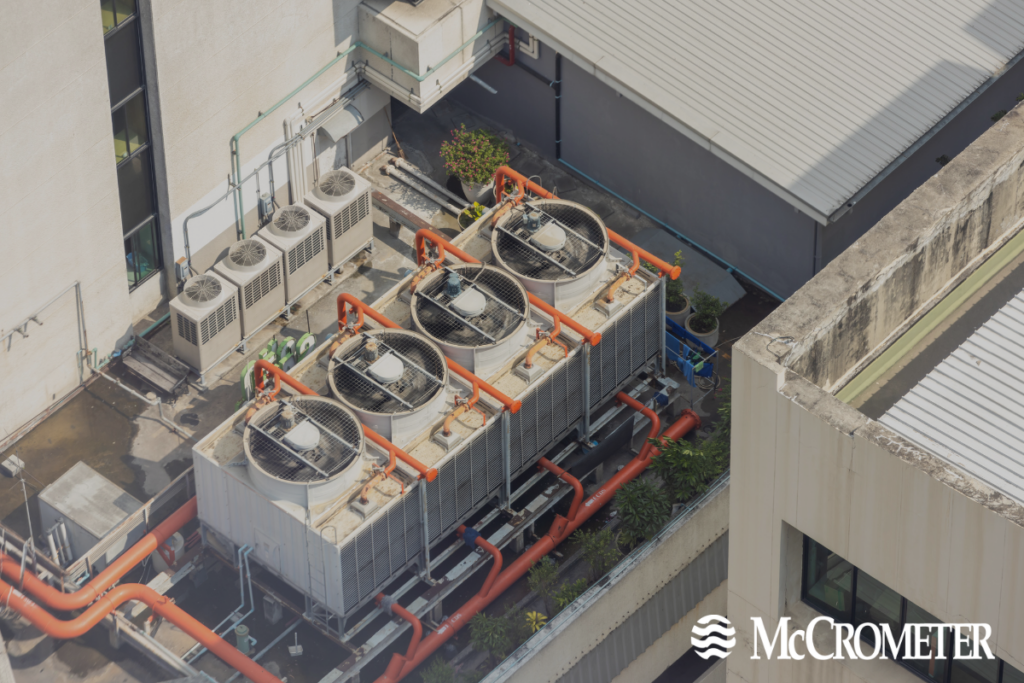 Image of an air-cooled data center building.